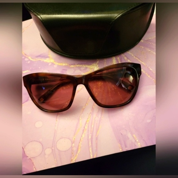 Nine West Sunglasses & Case - Picture 7 of 9